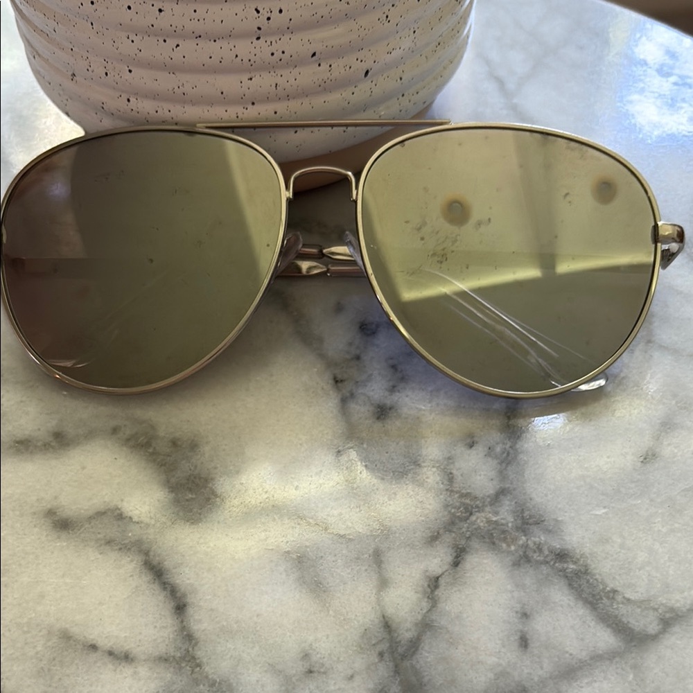 Foster Grant Silver Aviator Sunglasses Classic Design
